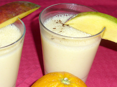 Mango-Orangen-Lassi Shake